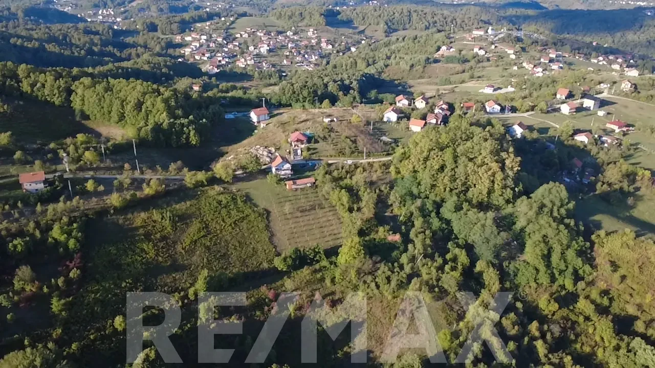Pavlovac - zemljište 26.479 m2, asfaltni prilaz, 3.8 km od centra
