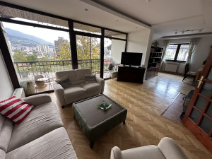 Stan Pofalici 120m2 sa parking mjestom