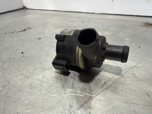 Pomocna pumpa Audi A6 4F (fotografija 1)