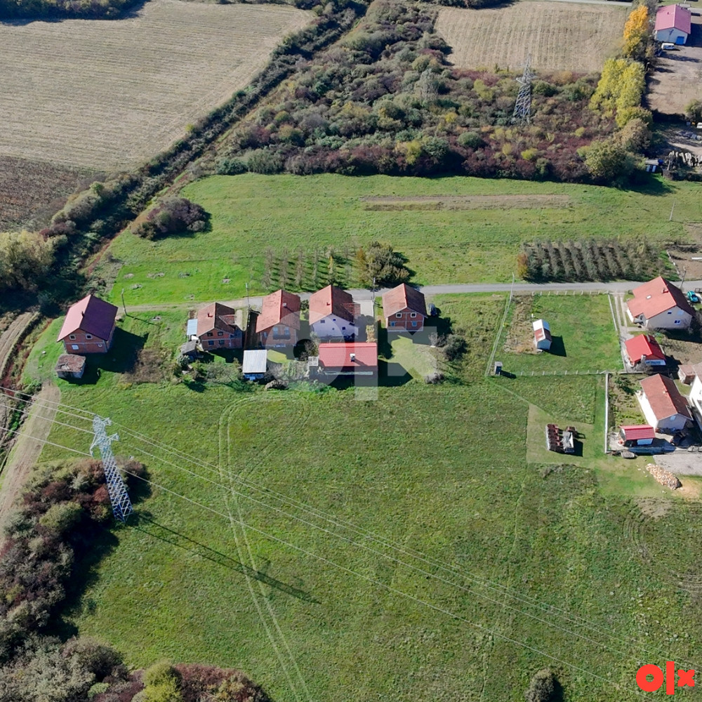 Placevi cca 450m2 Gradiška 6