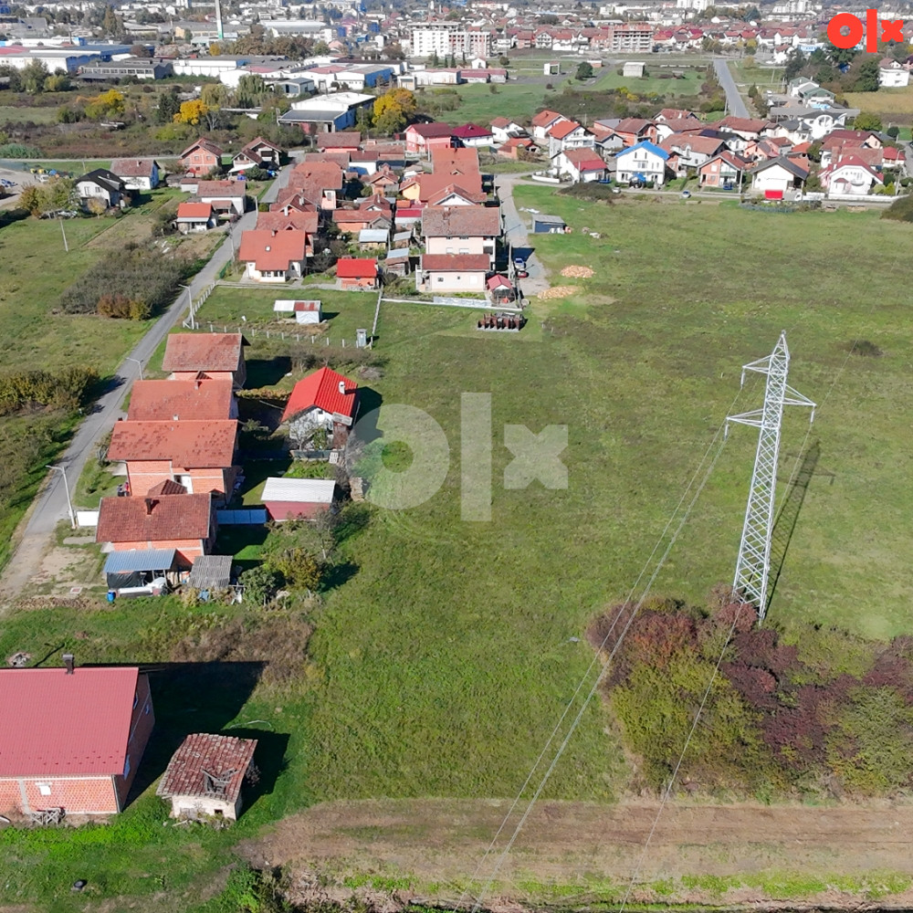 Placevi cca 450m2 Gradiška 5