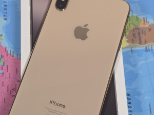 IPHONE XS MAX 64GB Baterija 100% Kao Novo bez ostecenja Garancija