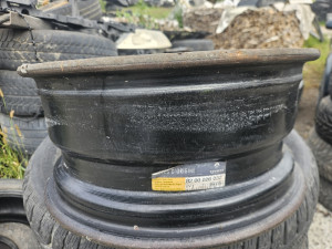 Renault clio 4 feluge 16ke 4x100 et49 seednja rupa 60,1