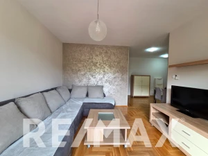 Trosoban namješten stan, garaža 15m2, ostava 4m2