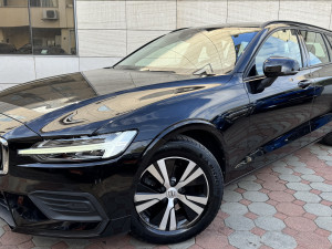 VOLVO V60 2.0 "Momentum" Full LED Virtual Kamera H&K Karavan 20G