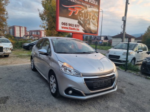 Peugeot 208 1,6 dizel 2015 god