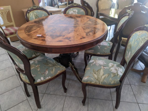 Stol i 6 stolica stilske