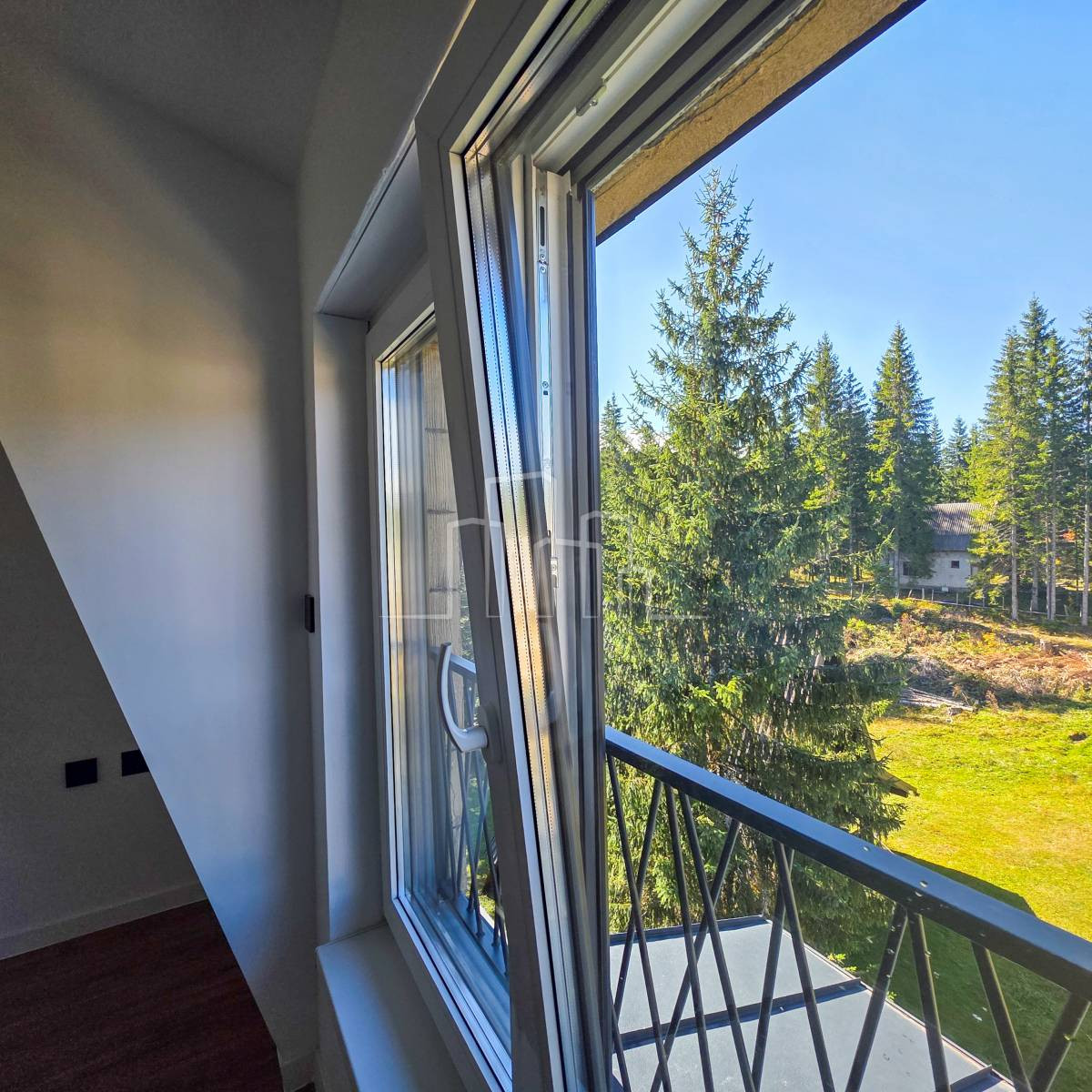 Apartman jedna spavaća 33 kvadrata Jahorina Dvorišta Useljivo 4