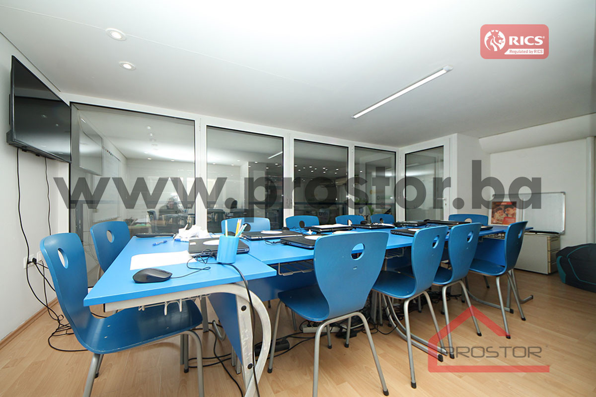 PROSTOR prodaje: Poslovni prostor, 68,80m2, Hrasno 2