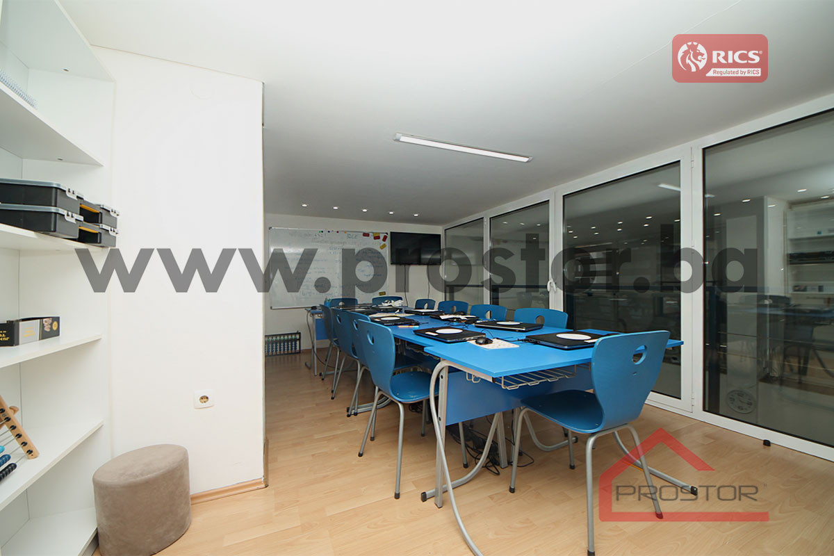 PROSTOR prodaje: Poslovni prostor, 68,80m2, Hrasno 3