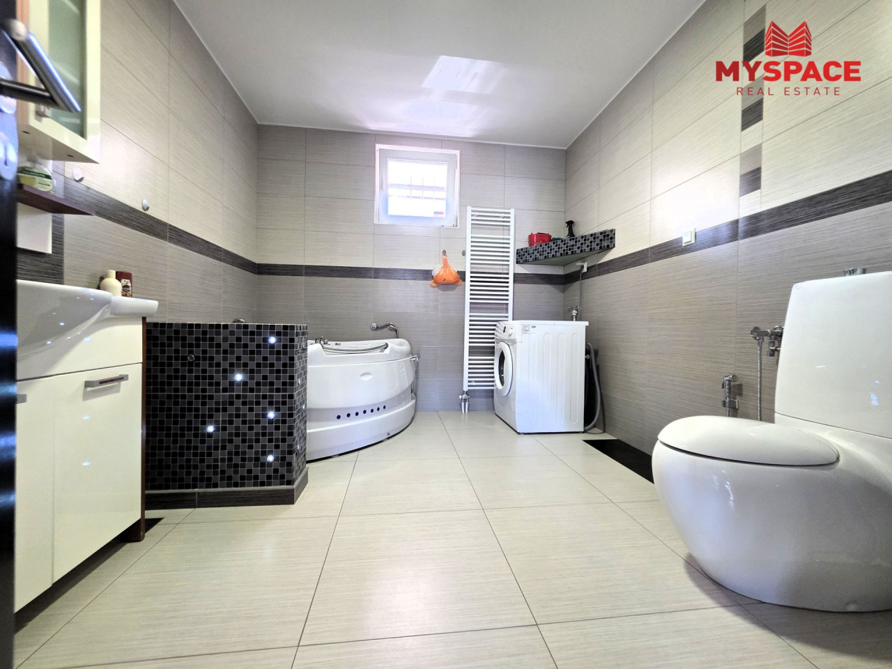 MY SPACE/ Kuca sa bazenom/ Misevici/ 239m2 22