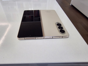 Samsung z fold 4