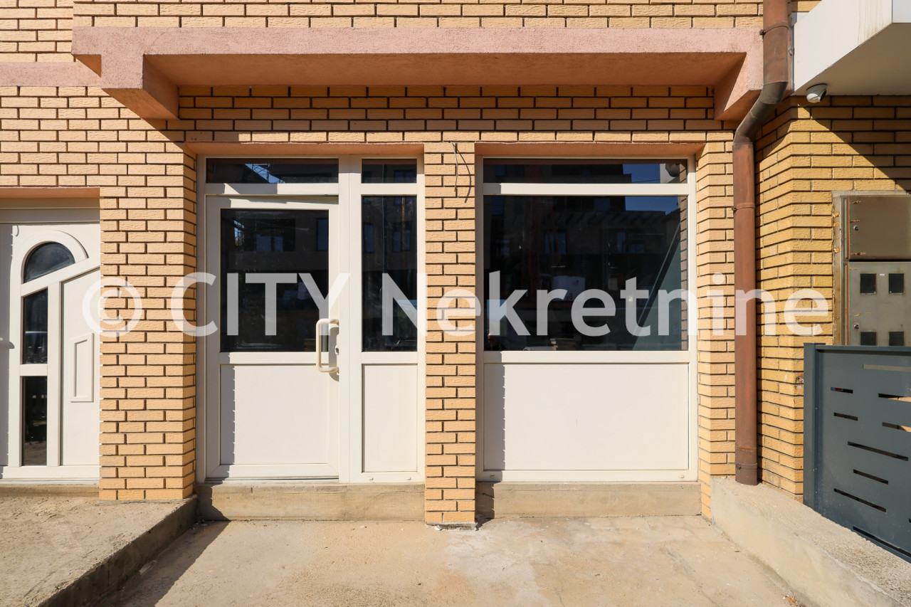 Poslovni prostor - Centar - Breka - 90 m2