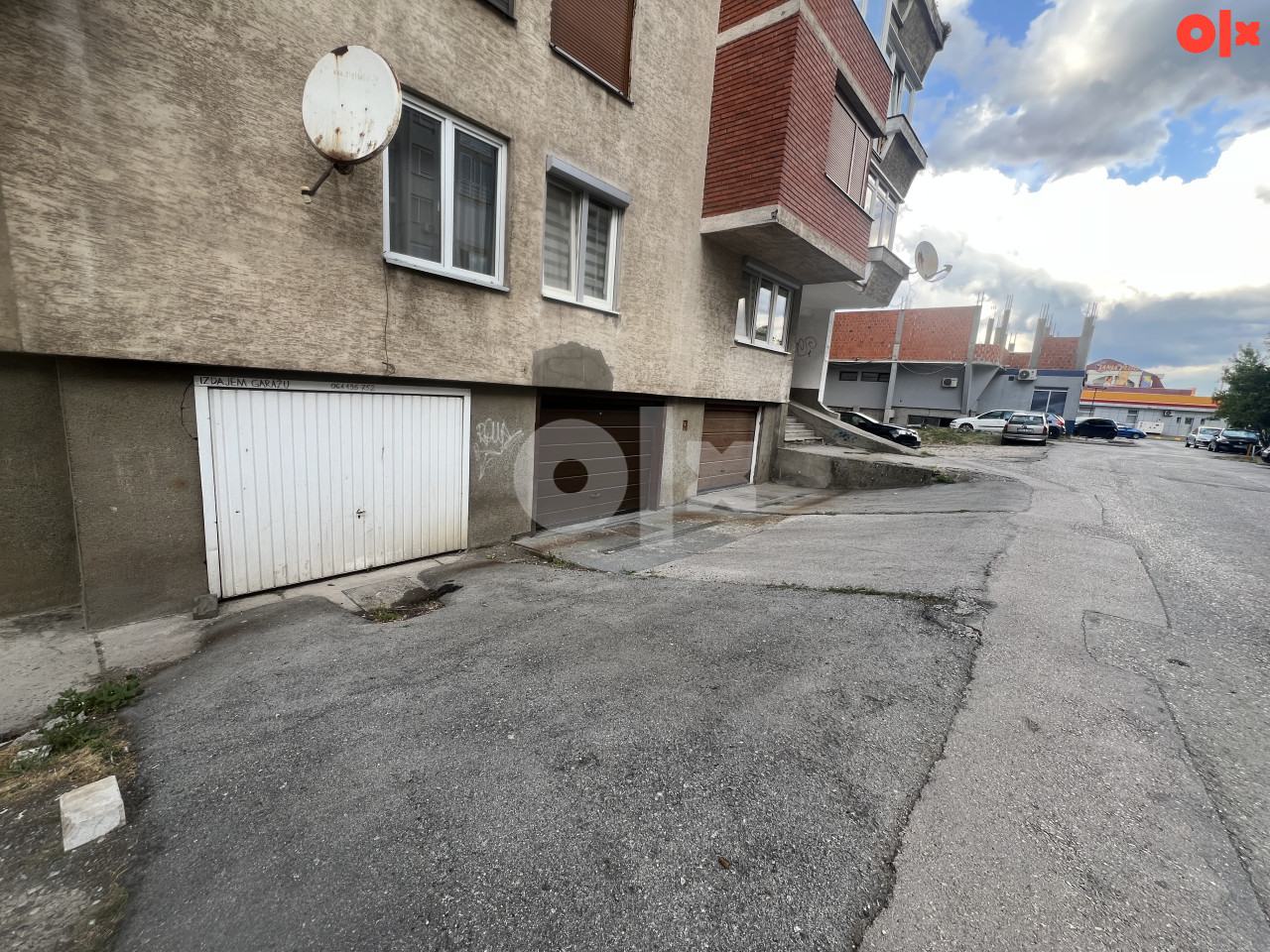 Garaža u zgradi Živinice 3