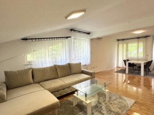 Stan Banja Luka|60m2|Renoviran|4. sprat|Parking|066 226 770