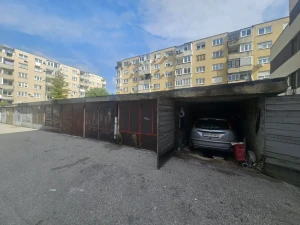 Garaža / Džemala Bijedića / Čengić Vila