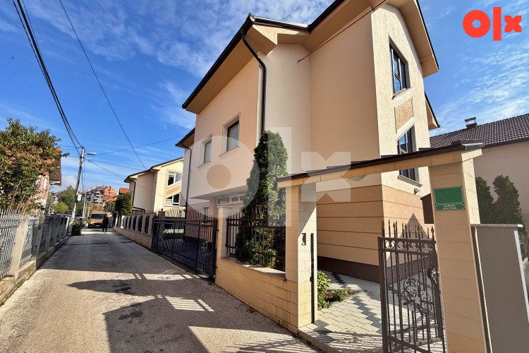 Uknjižena kuća sa dvorištem na dobroj lokaciji, Vojničko polje