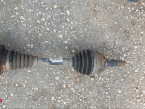 7P0407271C PREDNJA LIJEVA POLUOSOVINA TOUAREG 3.0