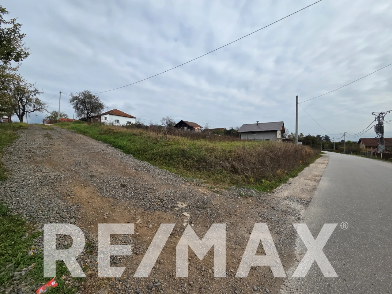 Građevinski plac sa urađenim UT uslovima, 614m2, Kuljani 5