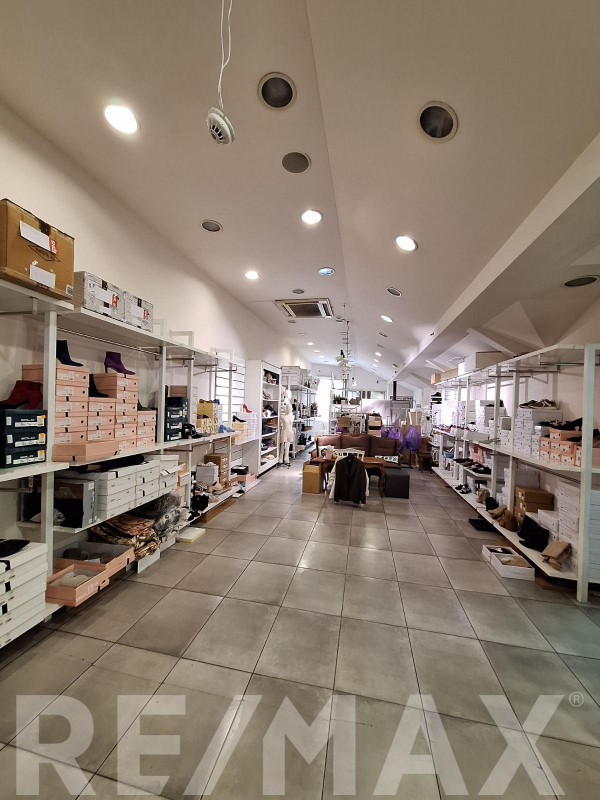 Ekskluzivni poslovni prostor (Čarapko) centar 426m2 2