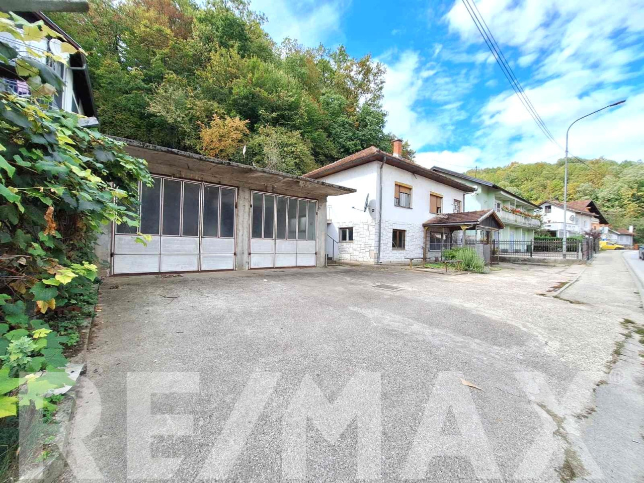 PRODAJA STAMBENO POSLOVNOG  objekta kod Kožare-Lauš-Pavlovac 17