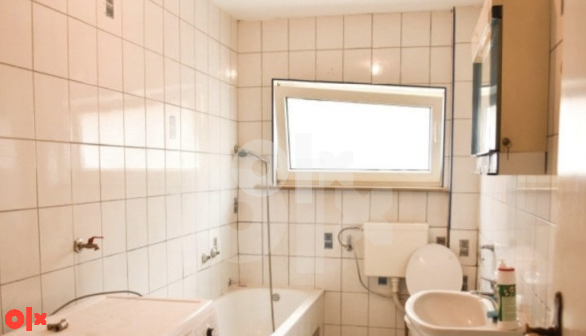 PRODAJEM STAN BISTRIK STARI GRAD 155 KVADRATA PAPIRI 1/1 POVOLJNO 8