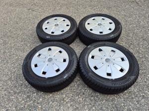 Celicne felge 16 5x112 Audi Q2 A3 8V sa ratkapama i zimskim gumam