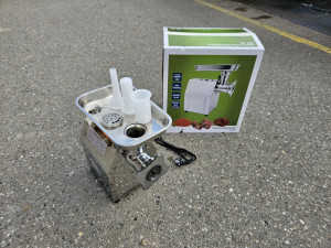 Masina za meso 12 elektricna 3600w ( metalni reduktor )