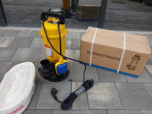 Potopna pumpa muljara sa plovkom