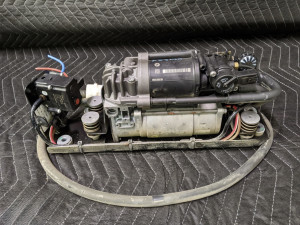 Kompresor zracnog ovjesa BMW F01/F02/F04/F07/F11