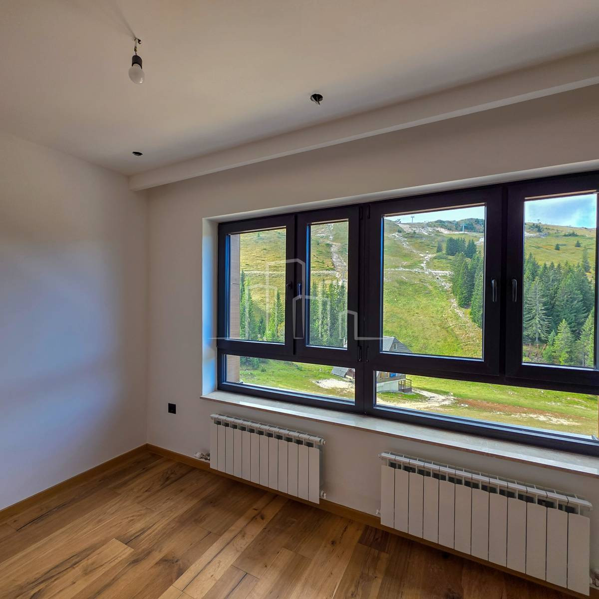 Prodaja apartman sa jednom spavaćom 33m2 Horizont Jahorina 28