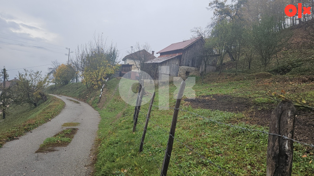 Kuća Foča sa 18 duluma zemlje.