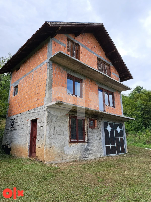 Kuća Ključ 120m2 i povrsina zemljista 19 dunuma 100 000 KM. 2