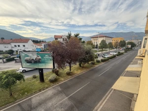 Prodaja: Dvosoban prostran stan na Bulevaru