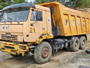 Kamion Kamaz 6520 v8 kiper 2011 3 osovine troosovinac kada
