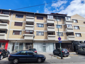 Centar , Bjelave , visenamjenski poslovni prostor sa parkingom!