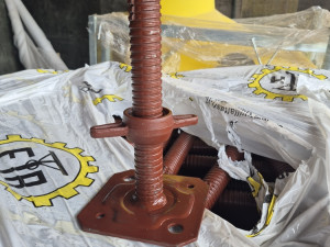 Navojne stope za skelu