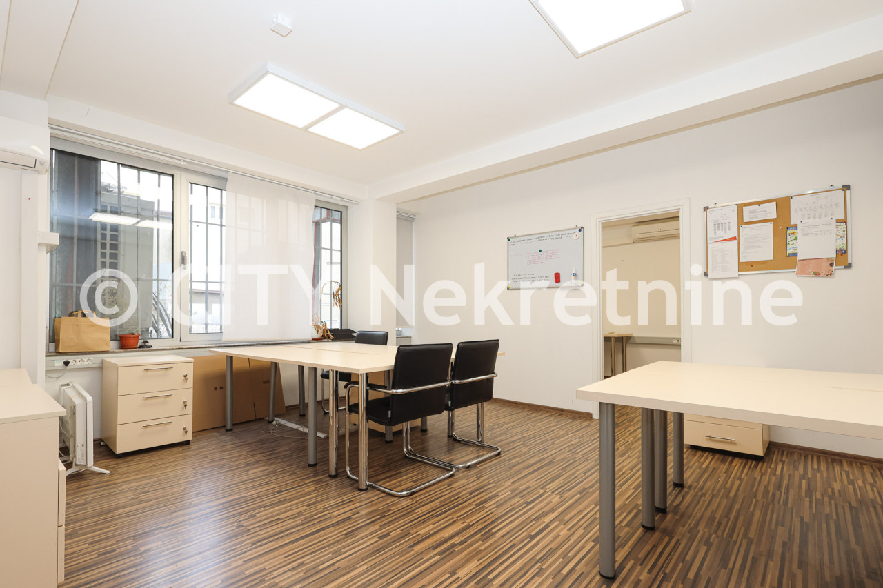Poslovni prostor - Centar - Branilaca Sarajeva - 37 m2