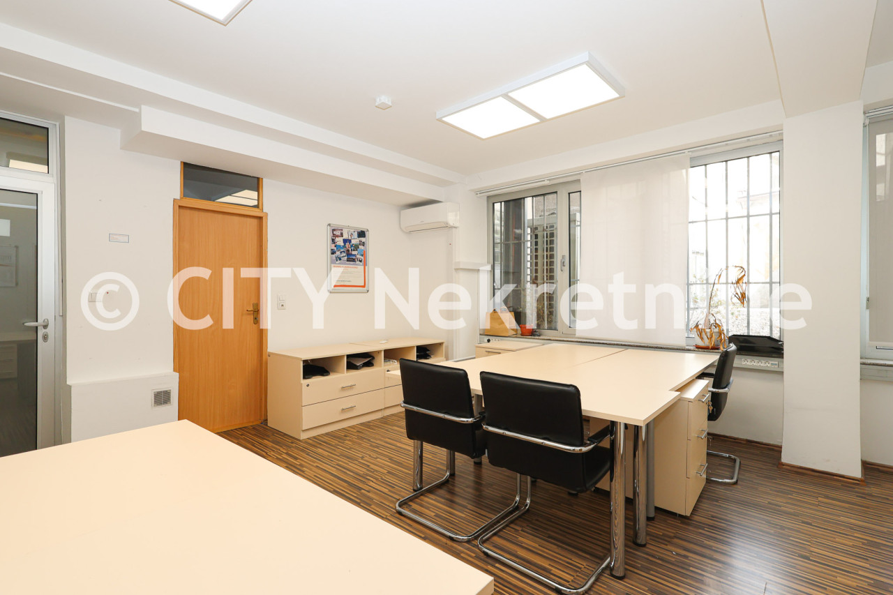 Poslovni prostor - Centar - Branilaca Sarajeva - 37 m2 2