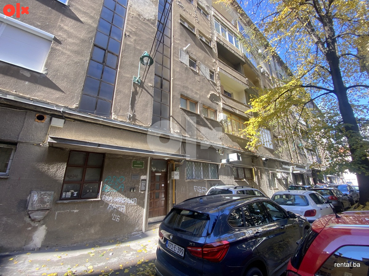 Trosoban stan najam Centar Sarajevo 21