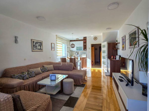 Četverosoban Stan 100m2 Velešići Najam