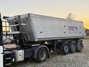 Poluprikolica kiper Schmitz 30m3 2010