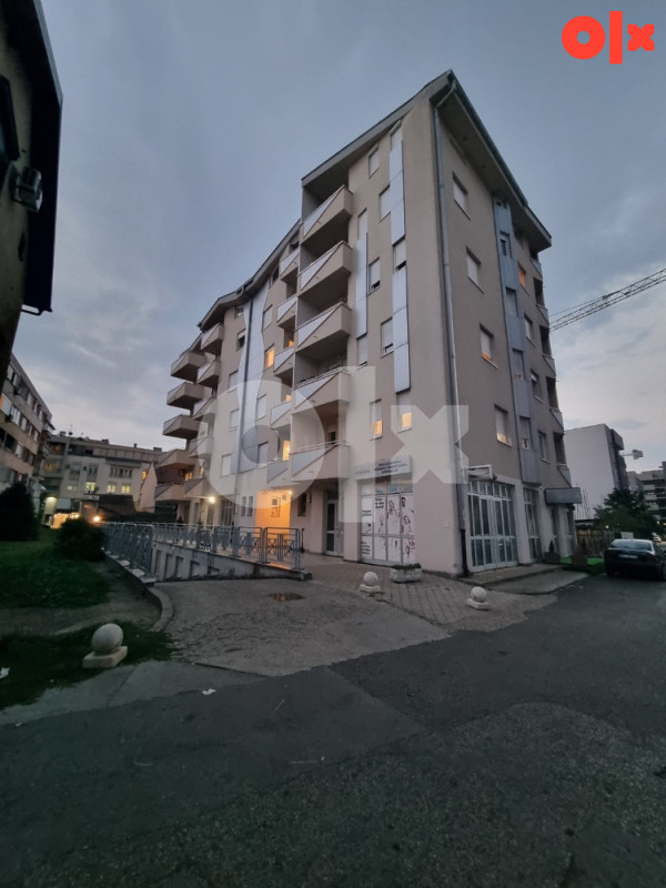 Prodajem stan u centru grada 15