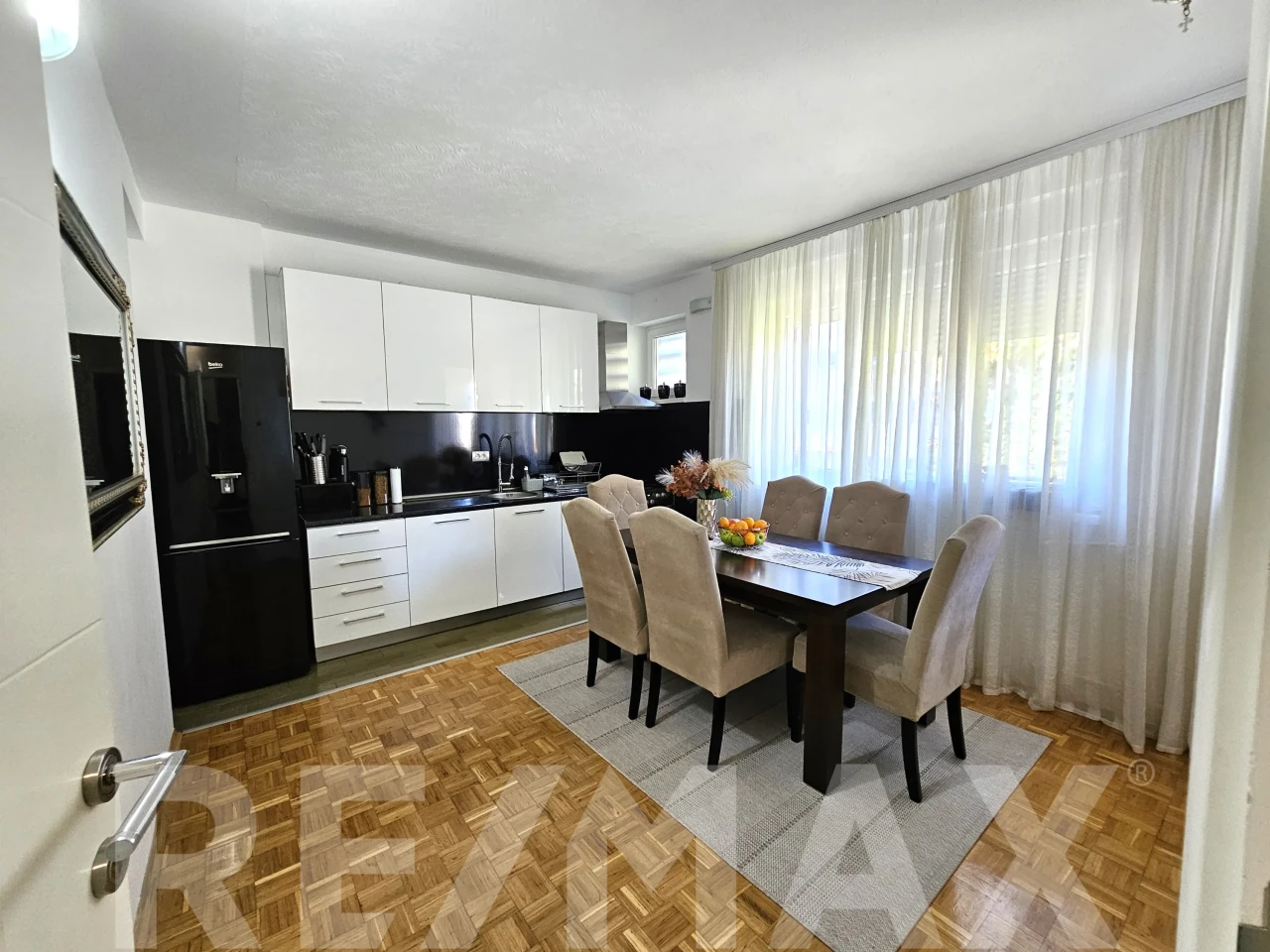 Kompletno renoviran i namješten stan centru Banja Luke  - 60m2 10
