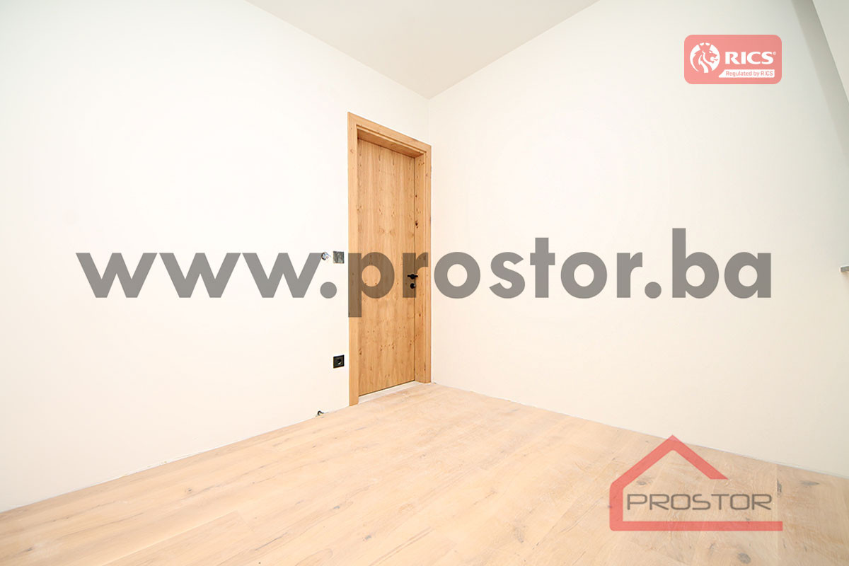 NOVOGRADNJA: Dvosoban useljiv apartman, pogled staza! 5