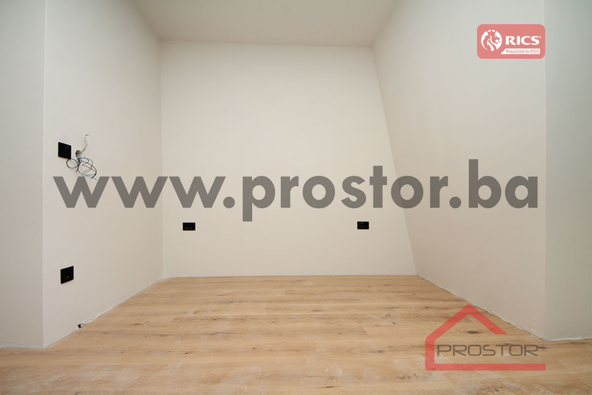 NOVOGRADNJA: Dvosoban useljiv apartman, pogled staza! 7