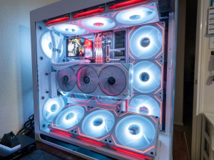 GAMING PC Ryzen 9 9950X3D 64GB Gigabyte 5080 Gaming OC HAVN 420