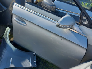 Prednja desna vrata Mercedes cls w219
