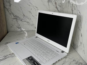 Laptop acer Aspire v13 8GB/128GB SSD