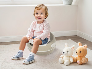 Tuta djeca bebe, WC šolja igračke